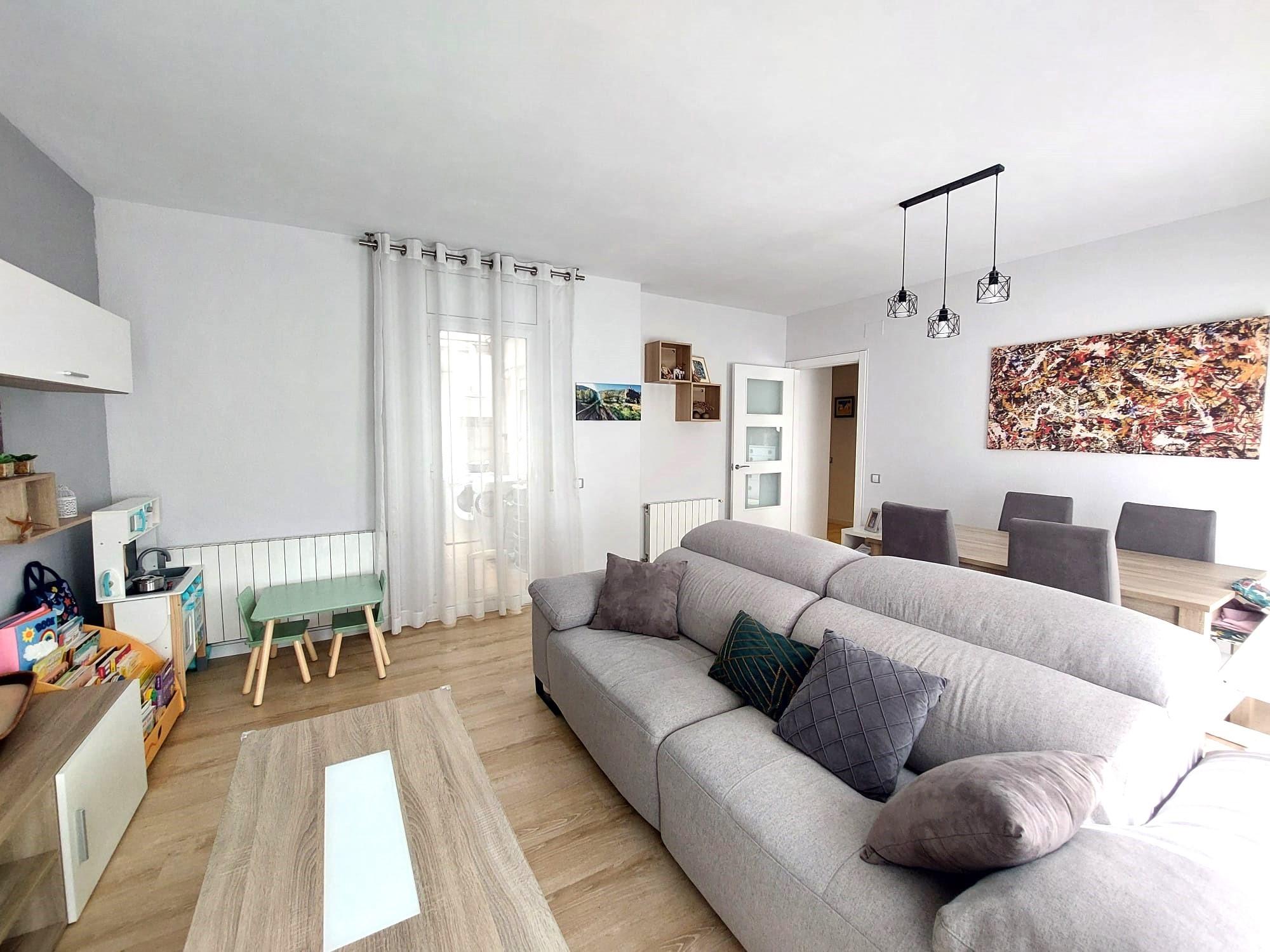 Piso en venta en Olesa De Montserrat, Barcelona 3/20