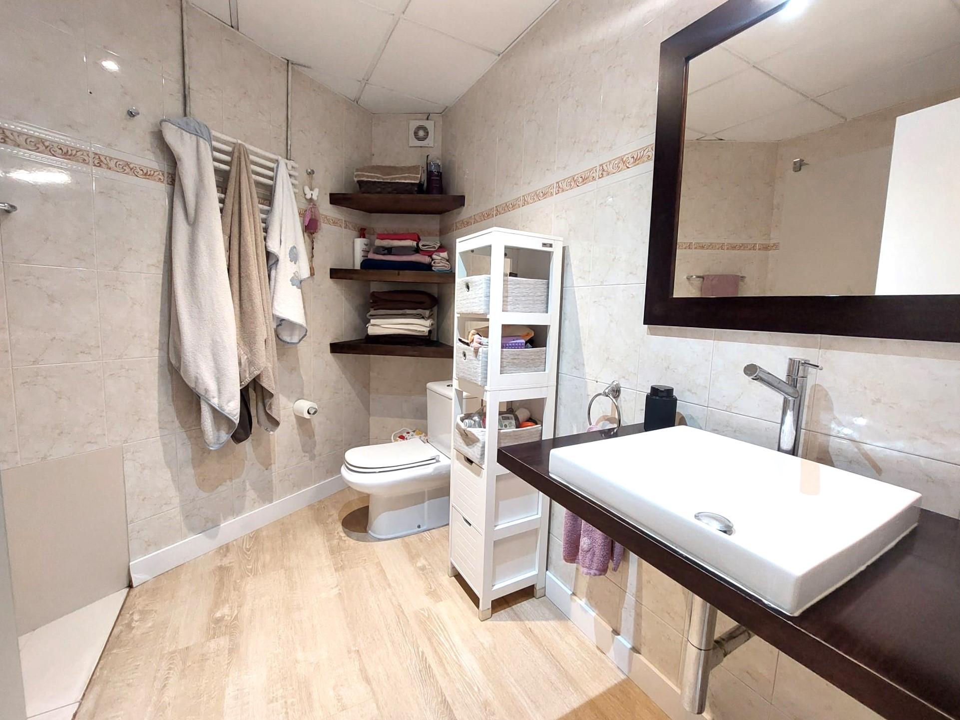 Piso en venta en Olesa De Montserrat, Barcelona 18/20